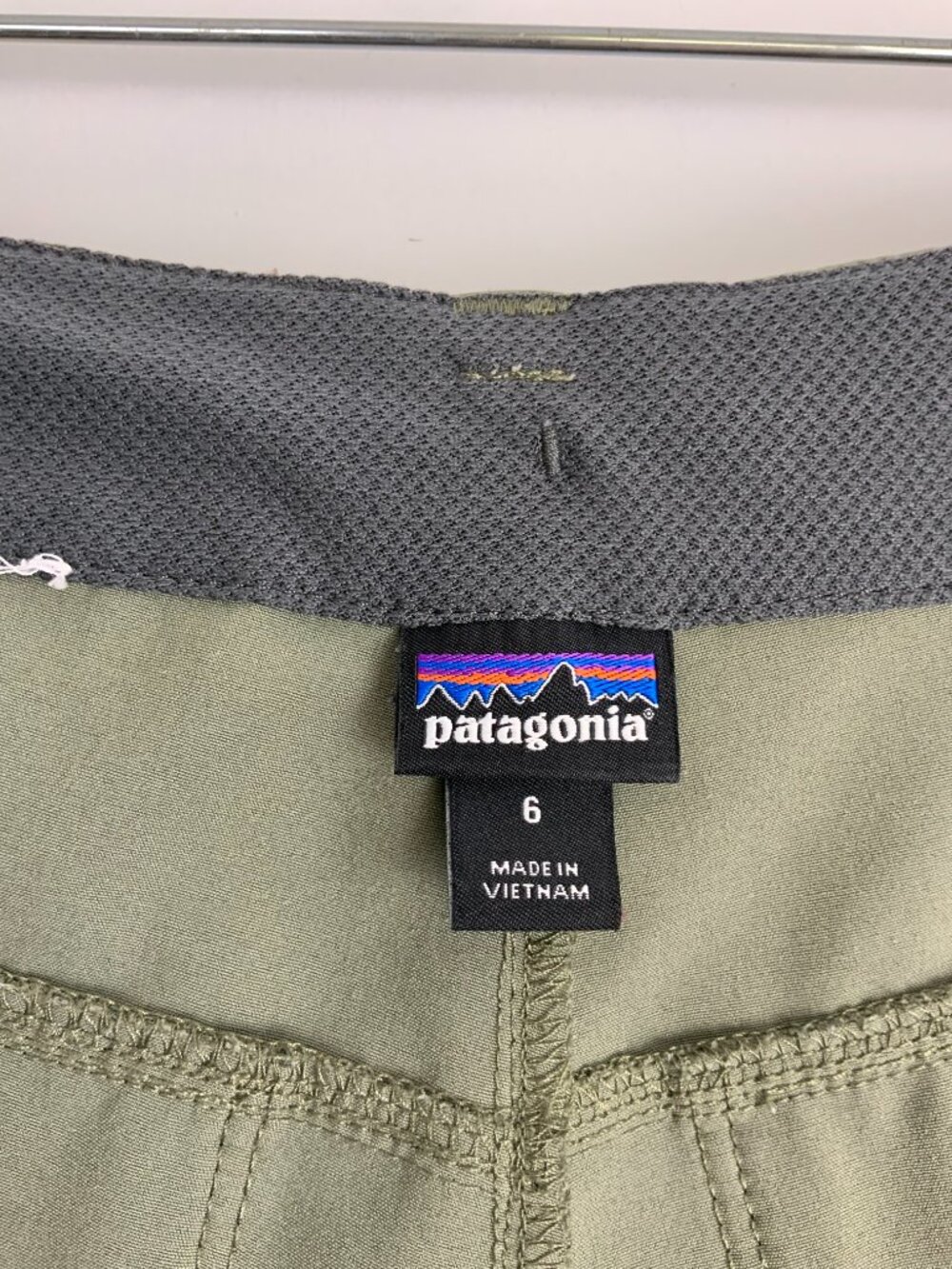 Patagonia Happy Hike Women's Shorts in Olive/Army Green Sz 6 - Picture 11 of 16